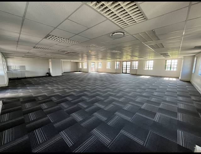 256M² OFFICE TO LET IN CLAREMONT